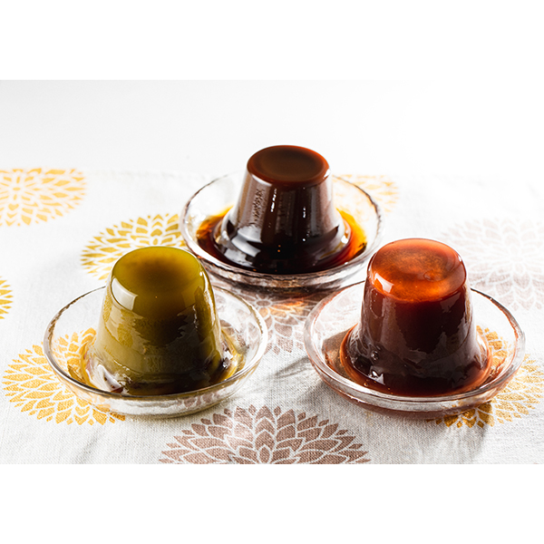 薄墨羊羹の「とろ生水ようかん」3種箱入（3名）