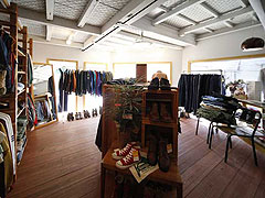 USED CLOTHING SHOP Burike